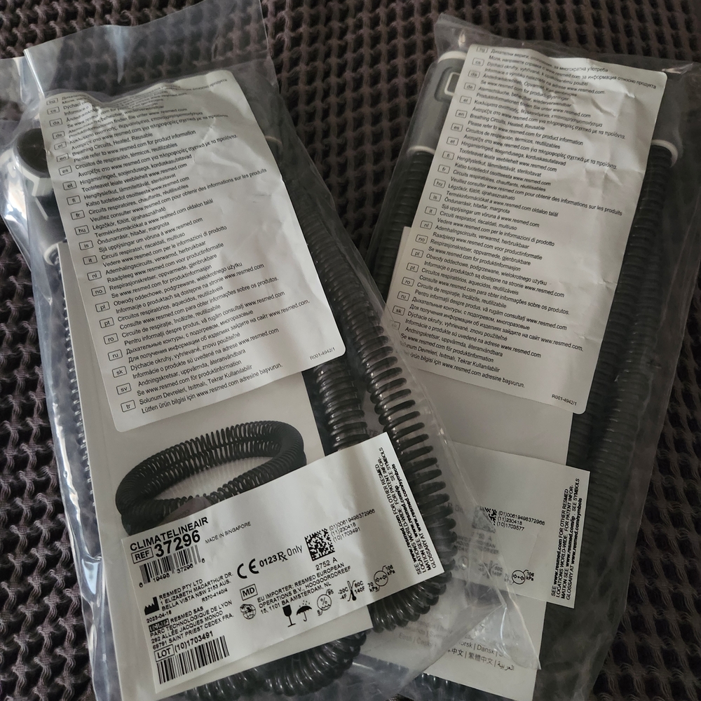 ResMed ClimateLineAir Tubing - Black - Picture 3 of 4